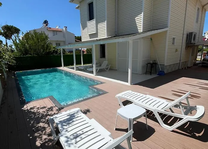 Old House With Pool Villa *